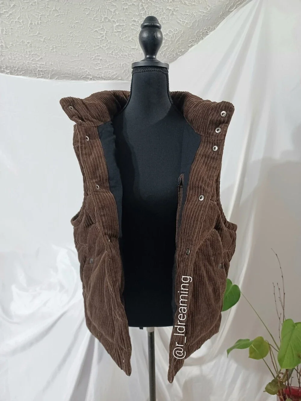 NWT Banana Republic Dark Brown Corduroy Puffer Vest Size Medium